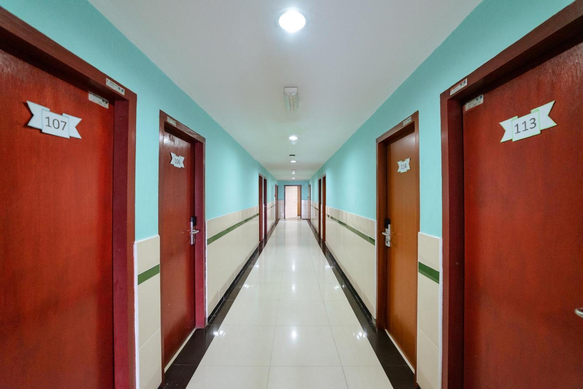 Oyo 90208 Milion Inn Мири Екстериор снимка